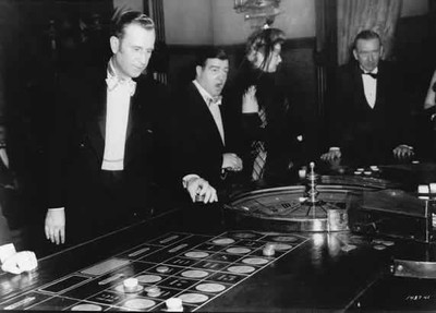 The naughty nineties (1945)